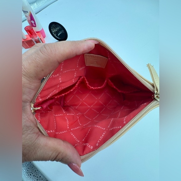 Emirates His & Hers Business Class Bvlgari Amenity Bags - Picture 6 of 12